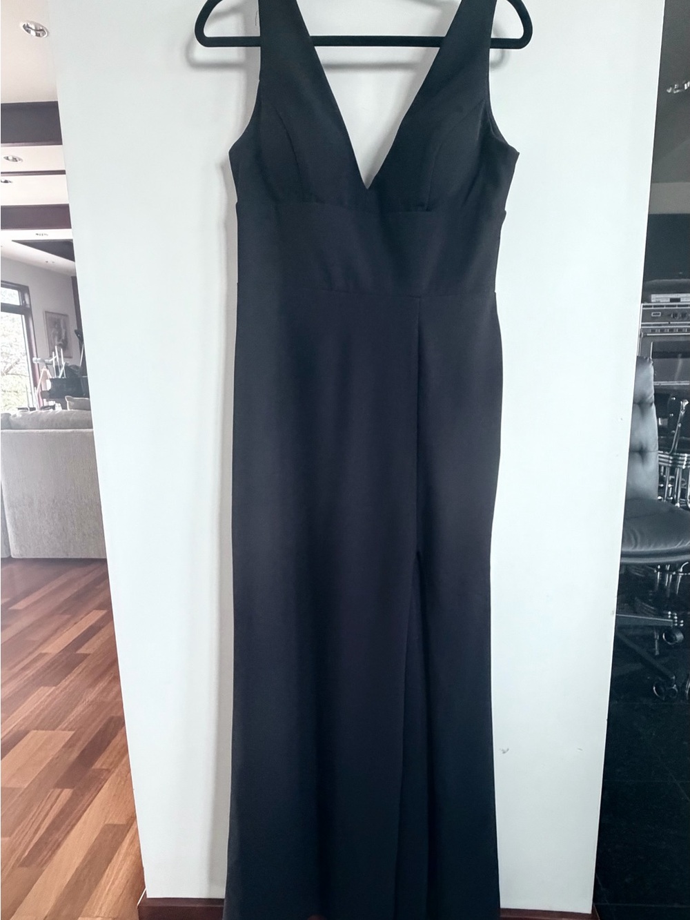 BETSY & ADAM Minimalist Crepe V-Neck Gown, Size 12